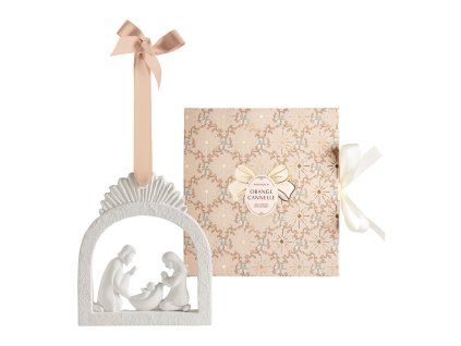 creche de noel parfumee rubans de fete orange cannelle